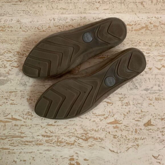 Me too  pointed toe flats size 6.5 - Picture 10 of 11